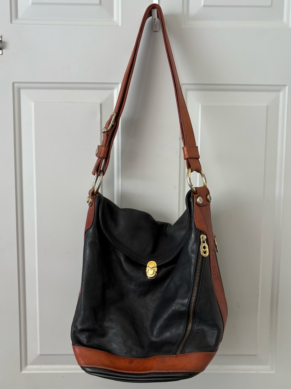 Marino Orlandi Black and Brown Leather Bucket Shoulder Bag with Gold Hardware - Picture 11 of 13